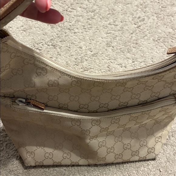 Gucci Beige Monogram Shoulder Bag - Picture 8 of 10